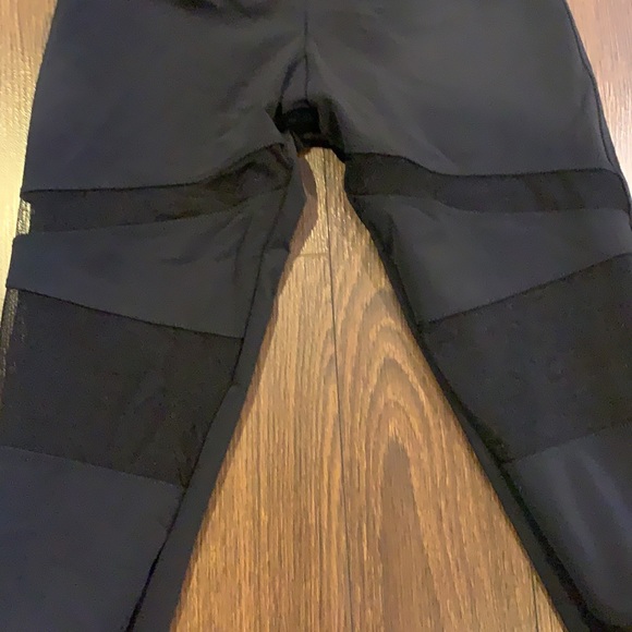 Onzie compression workout tights - Picture 2 of 4